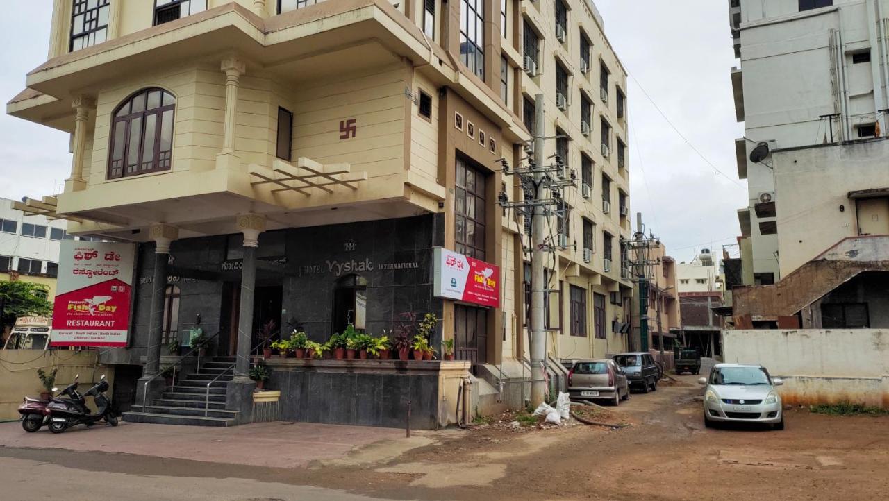 Hotel Vyshak International Mysore Exterior photo