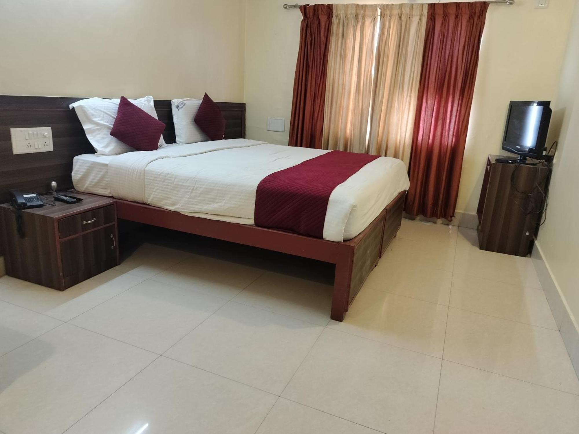 Hotel Vyshak International Mysore Exterior photo