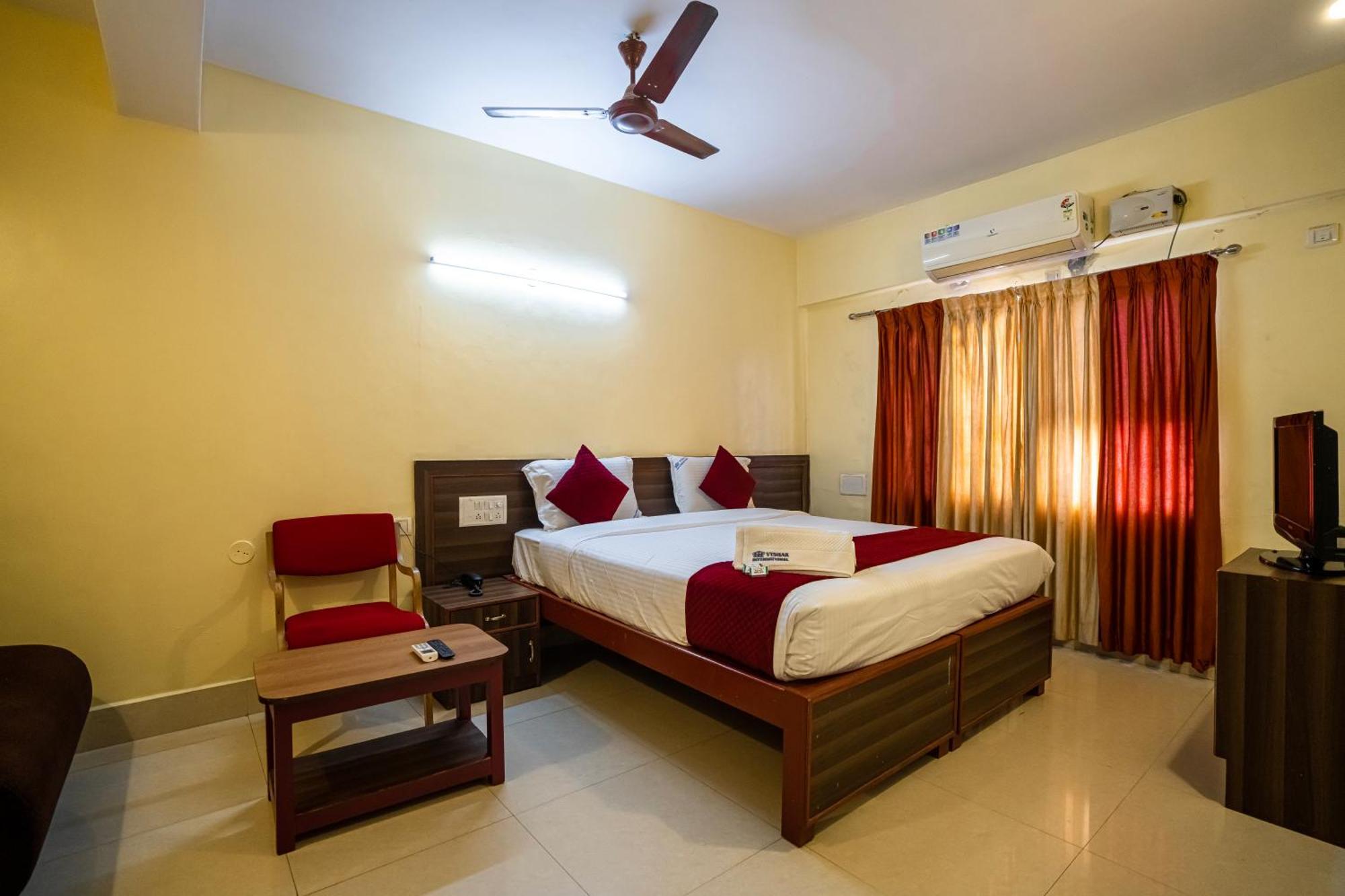 Hotel Vyshak International Mysore Exterior photo